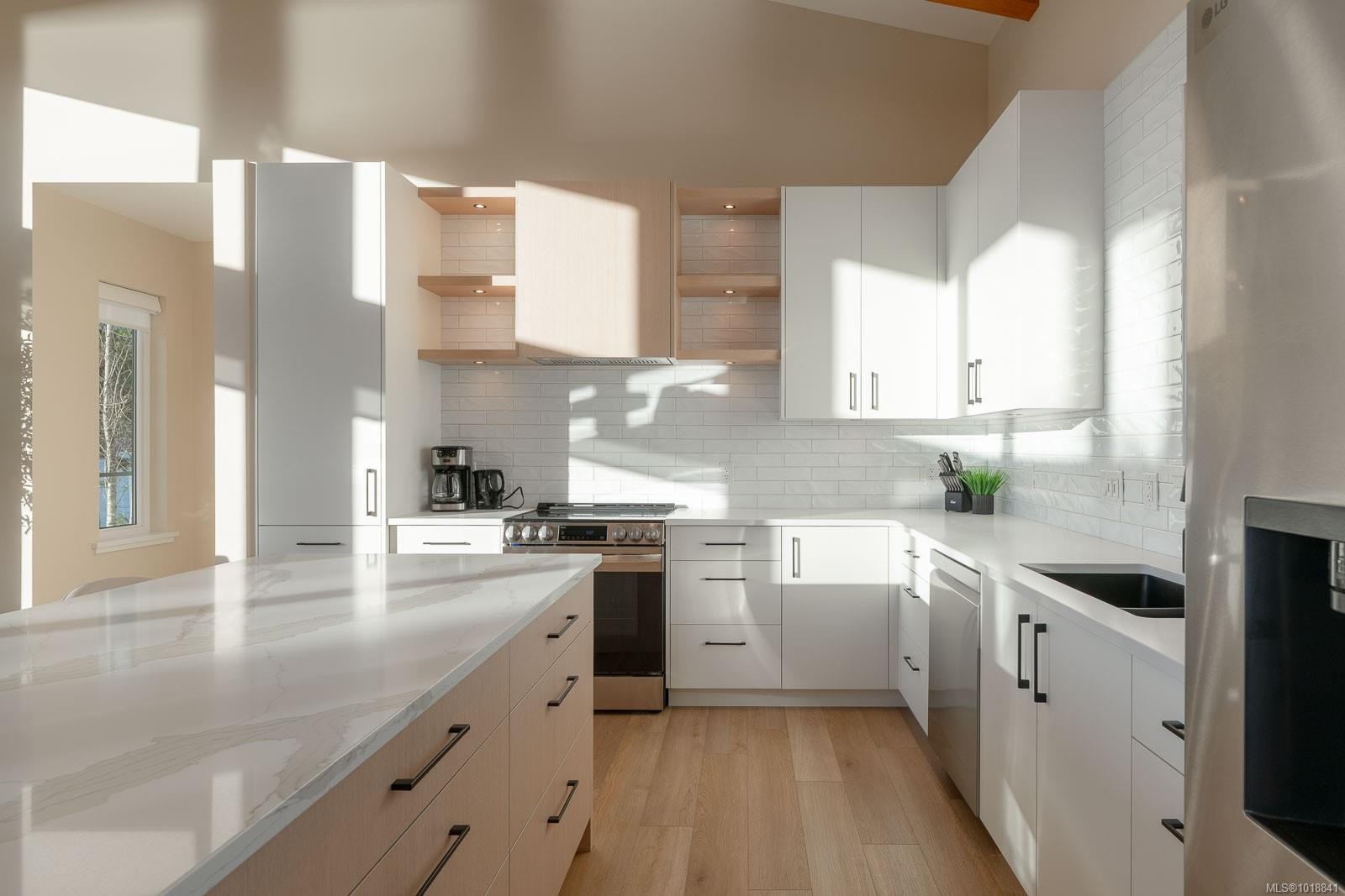 5496 Deep Bay Dr, Bowser, BC