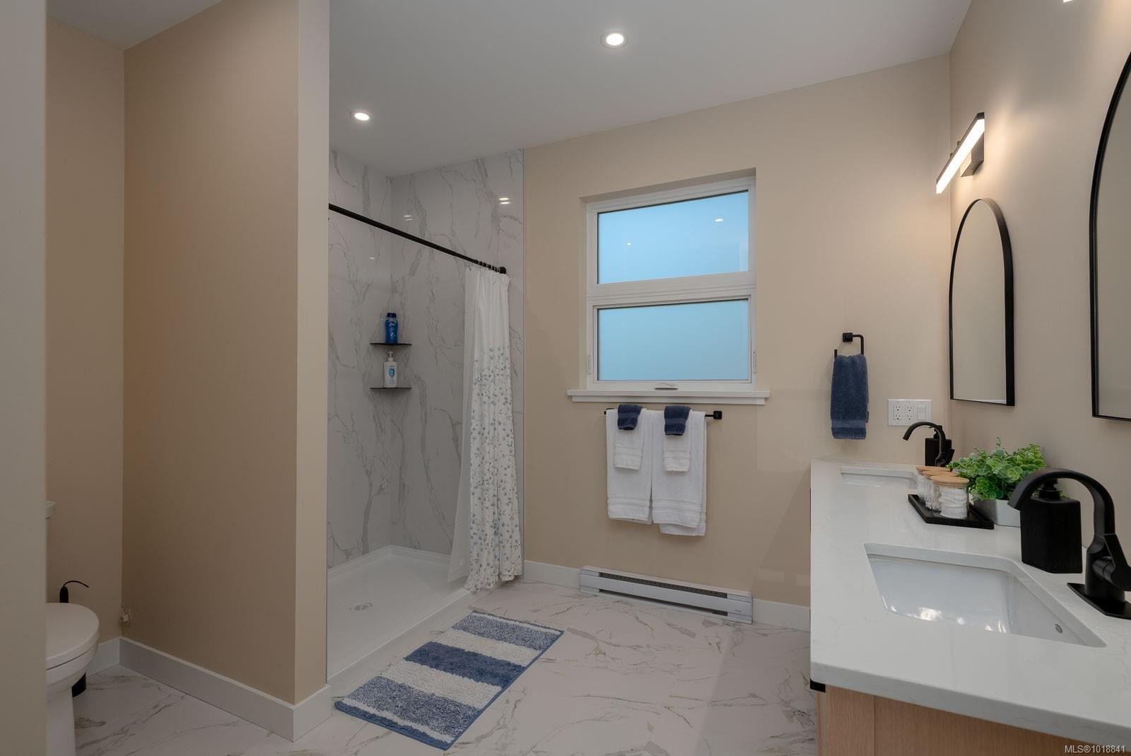 5496 Deep Bay Dr, Bowser, BC