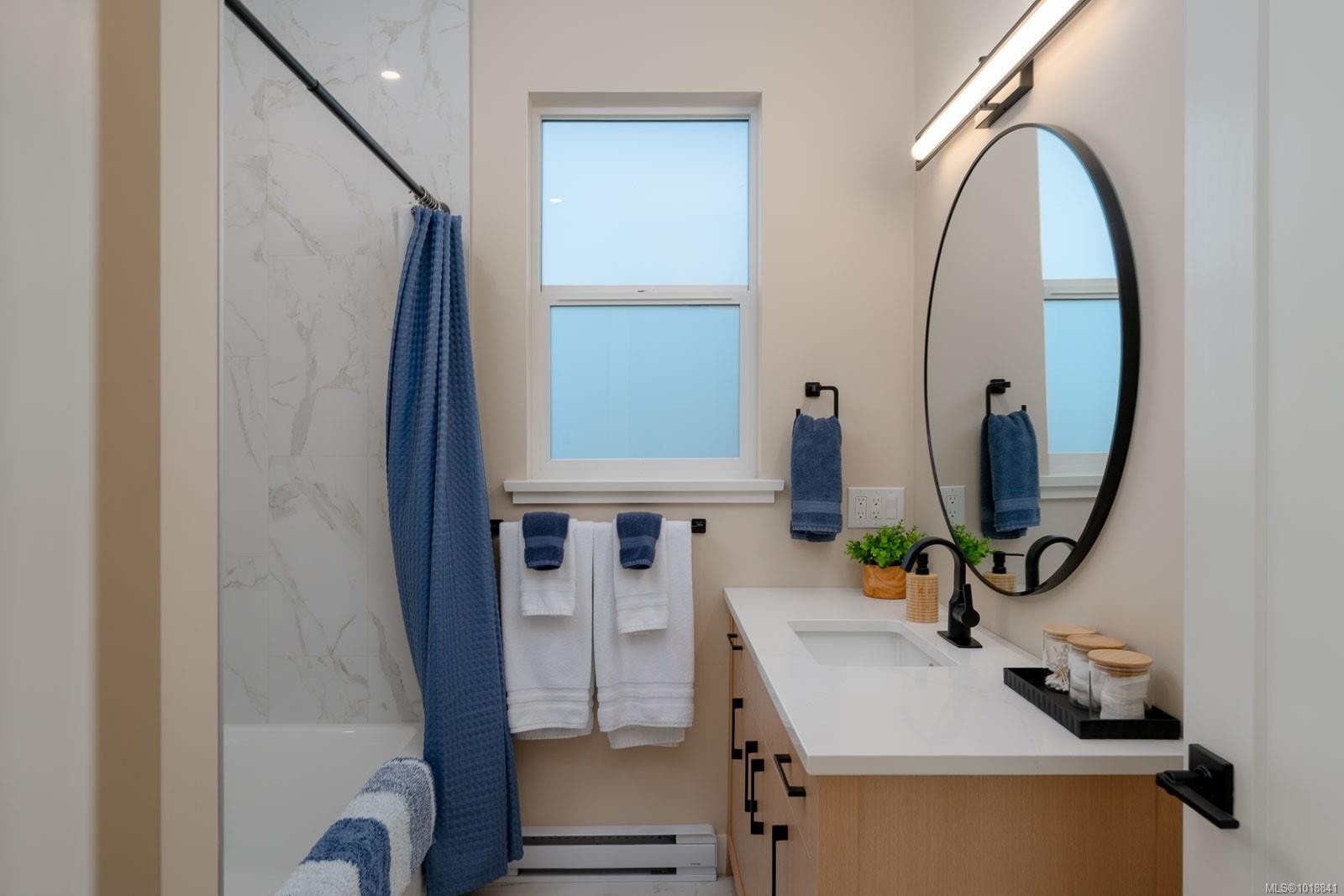 5496 Deep Bay Dr, Bowser, BC