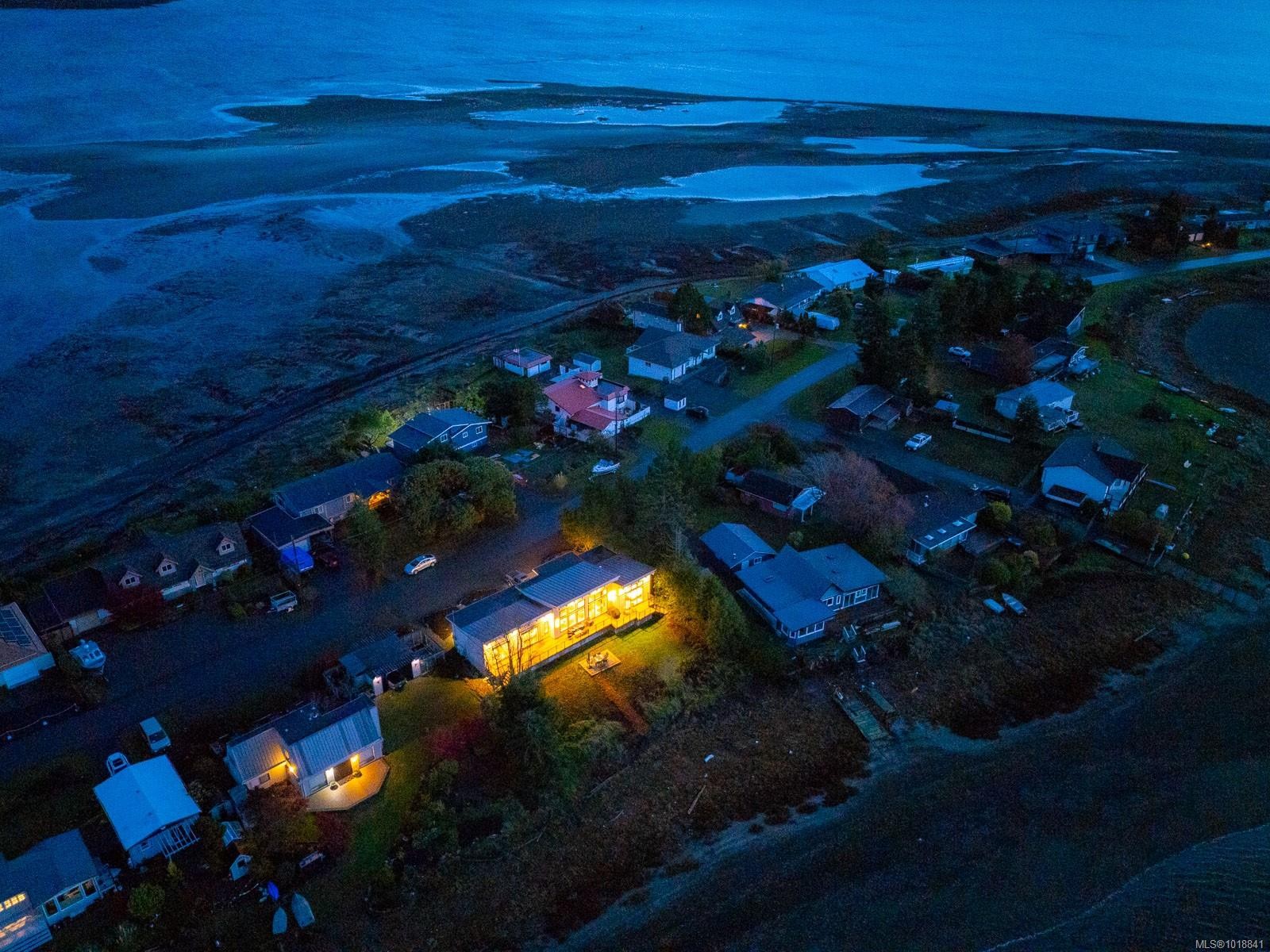 5496 Deep Bay Dr, Bowser, BC