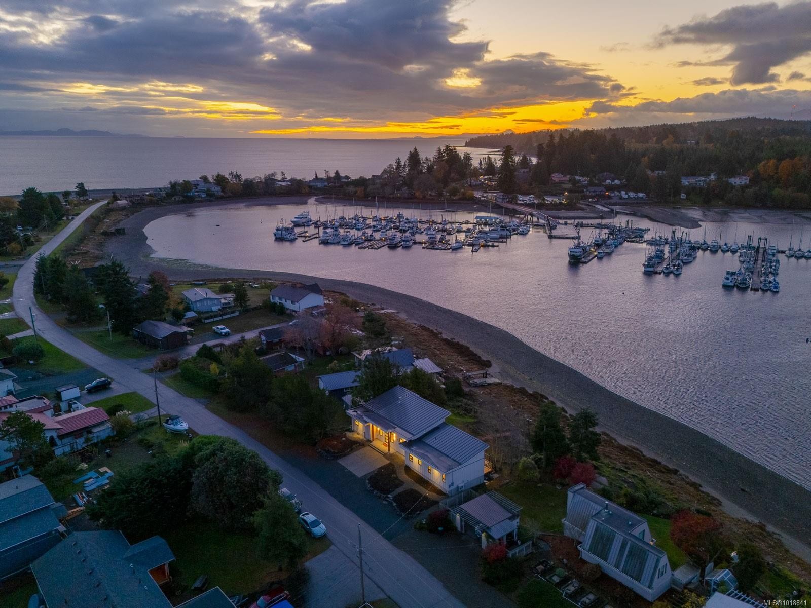 5496 Deep Bay Dr, Bowser, BC