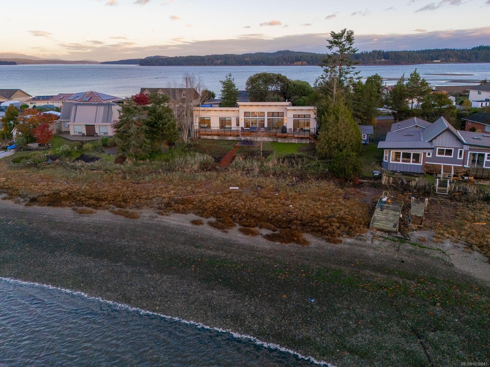 5496 Deep Bay Dr, Bowser, BC