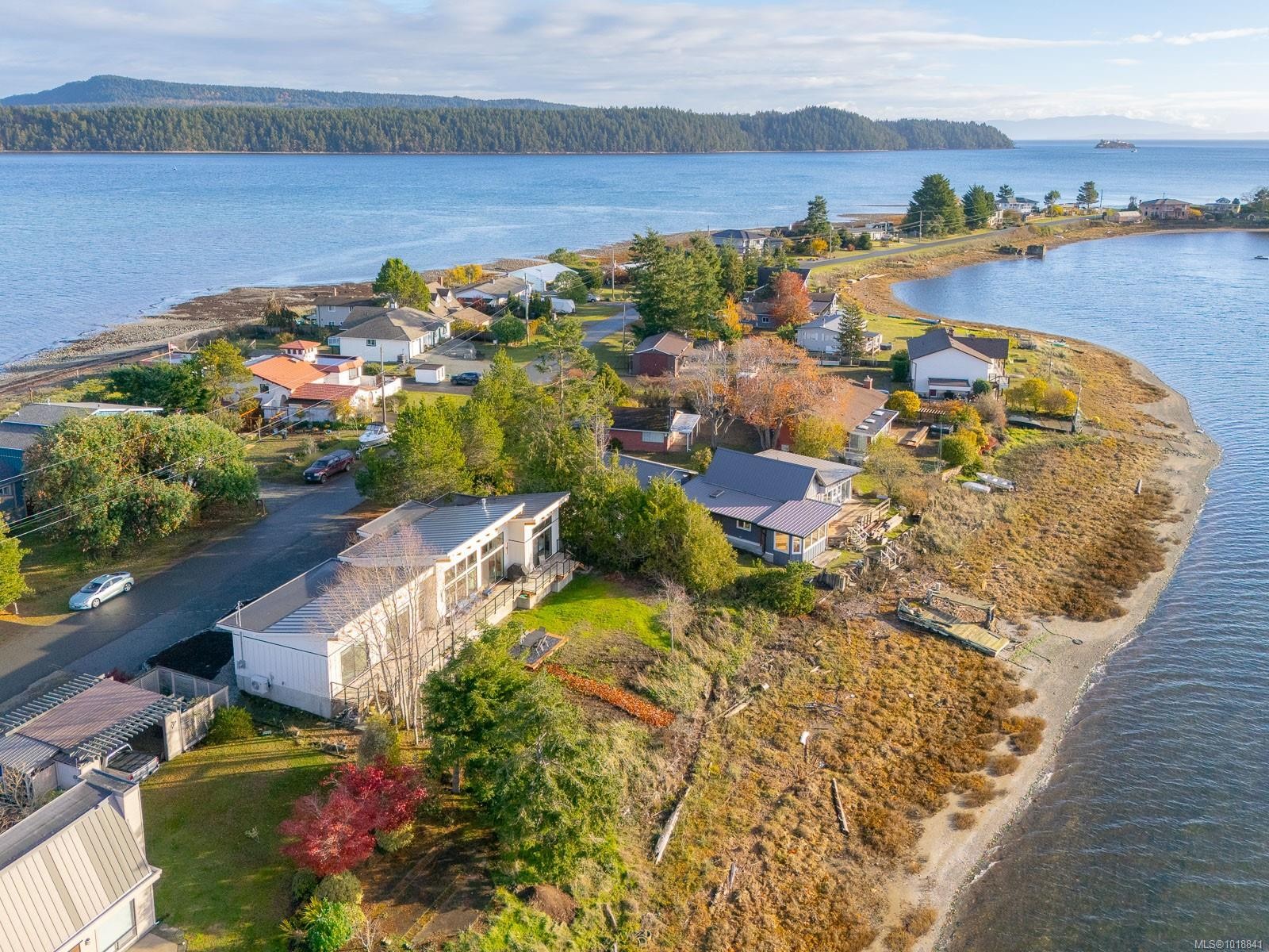 5496 Deep Bay Dr, Bowser, BC