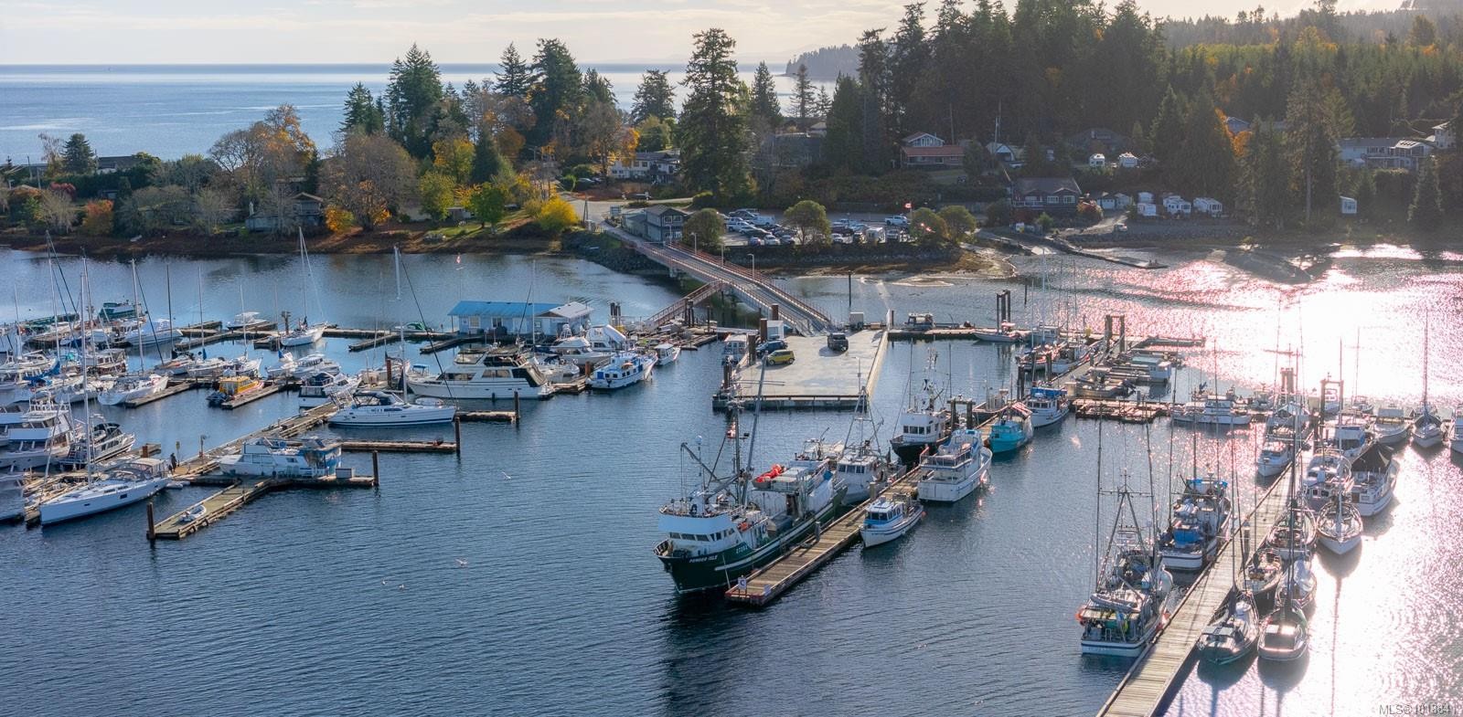 5496 Deep Bay Dr, Bowser, BC