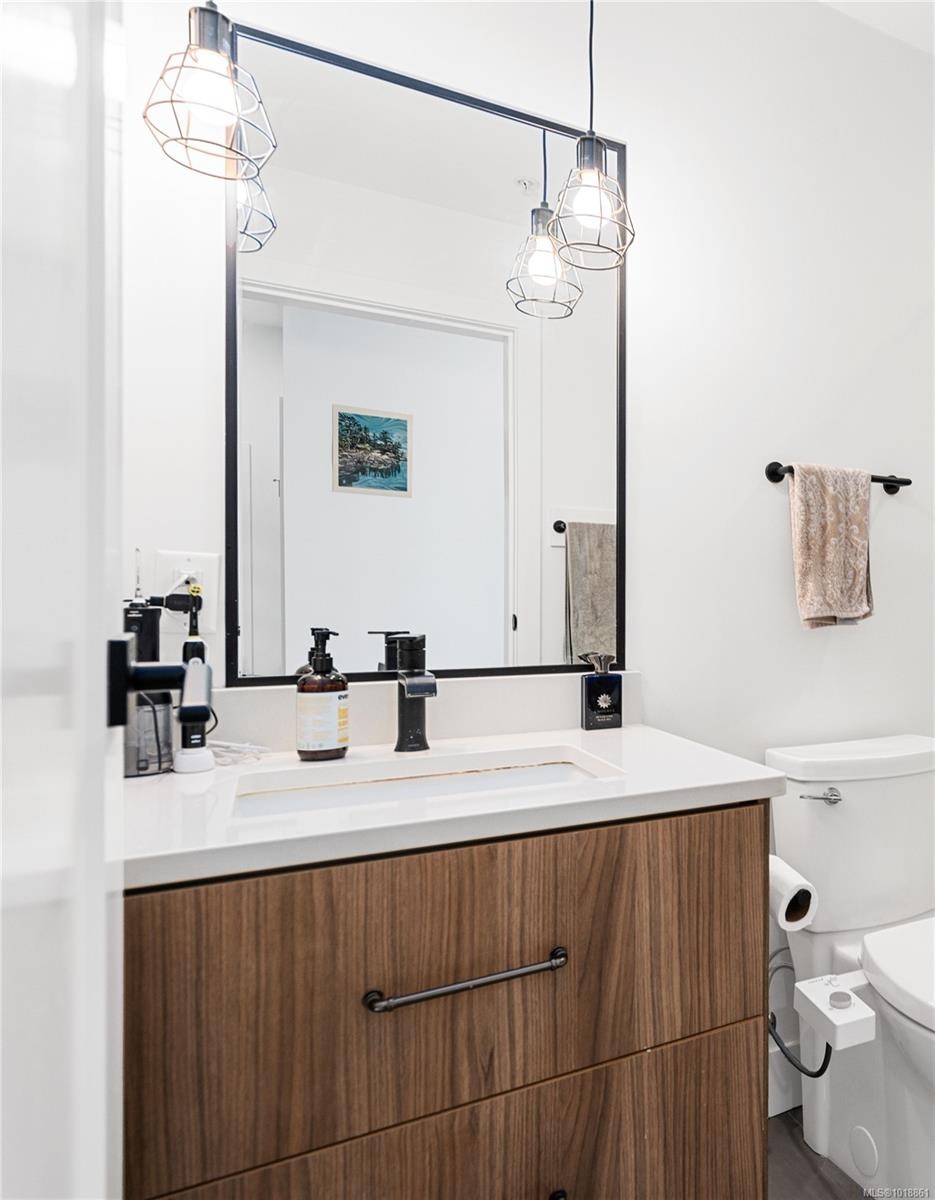 201-515 Chatham St, Victoria, BC - Indoor Photo Showing Bathroom
