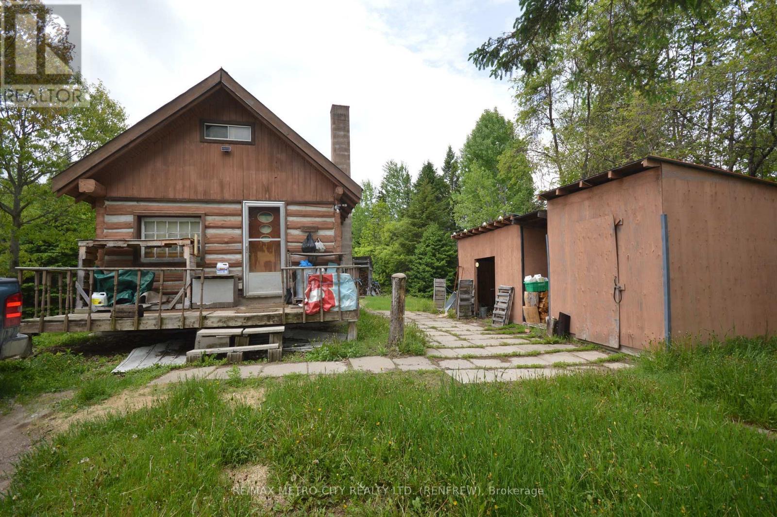 6340 Murphy Road, Greater Madawaska, ON - Outdoor