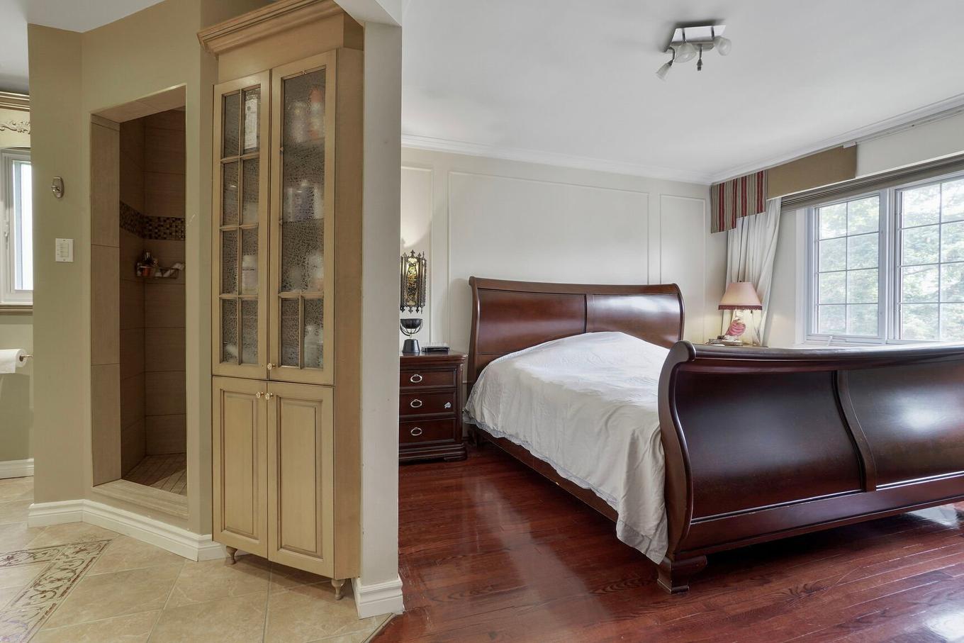 Primary bedroom - 425 Av. Lockhart, Mont-Royal, QC - Indoor Photo Showing Bedroom