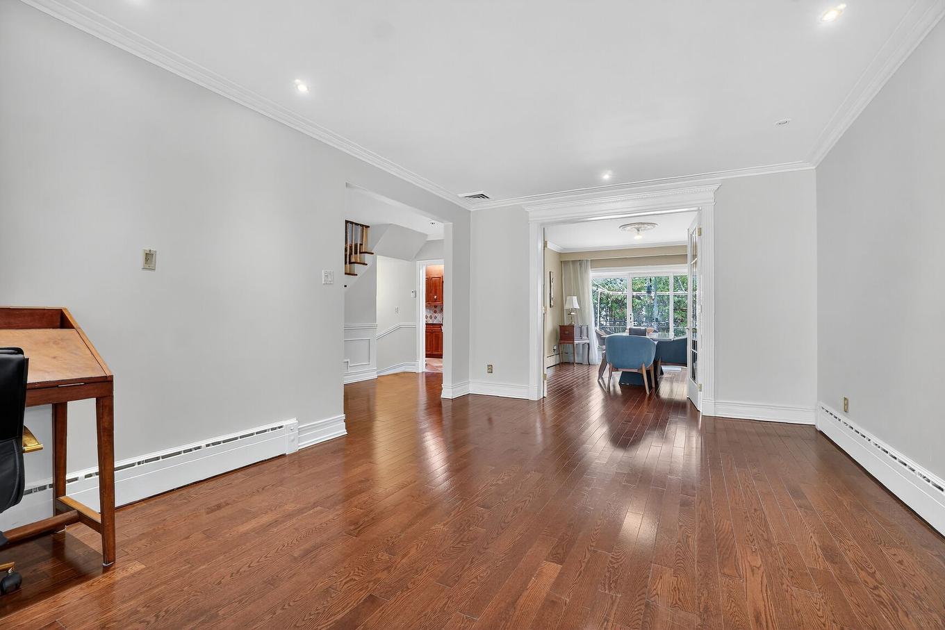 Living room - 425 Av. Lockhart, Mont-Royal, QC - Indoor Photo Showing Other Room