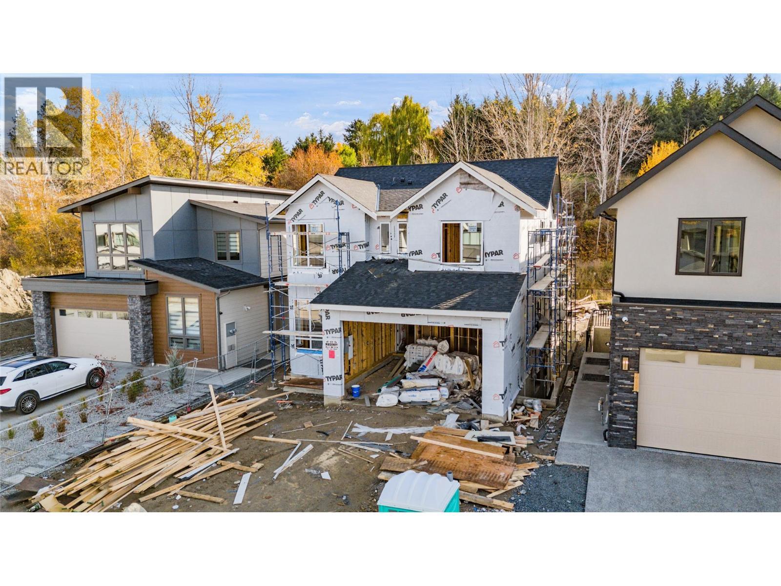 996 Bull Crescent, Kelowna, BC - Outdoor