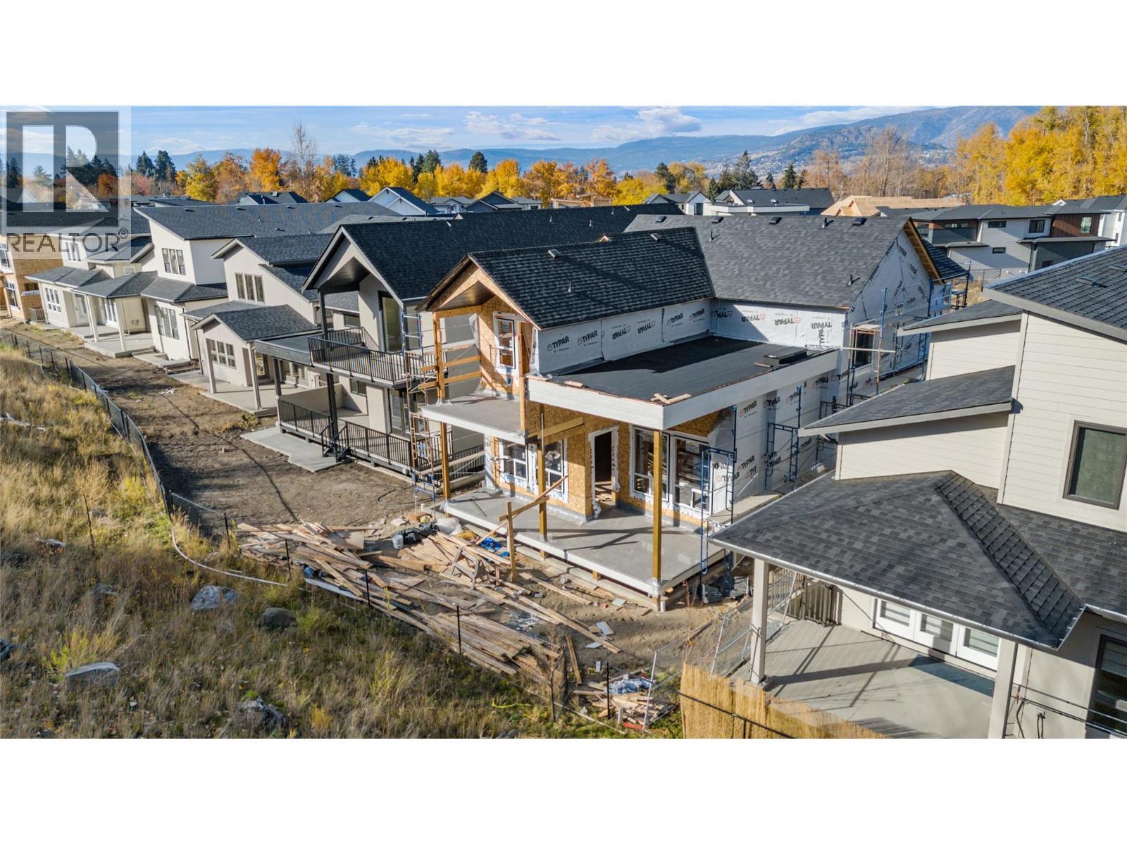 996 Bull Crescent, Kelowna, BC - Outdoor