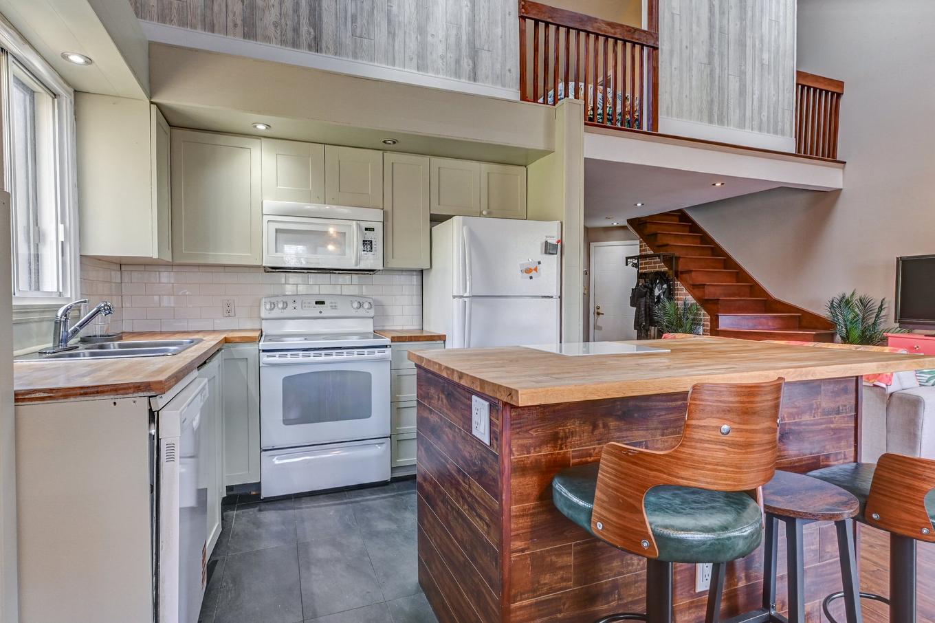 Kitchen - 409-9 Rue St-Léandre, Saint-Jérôme, QC - Indoor Photo Showing Kitchen With Double Sink