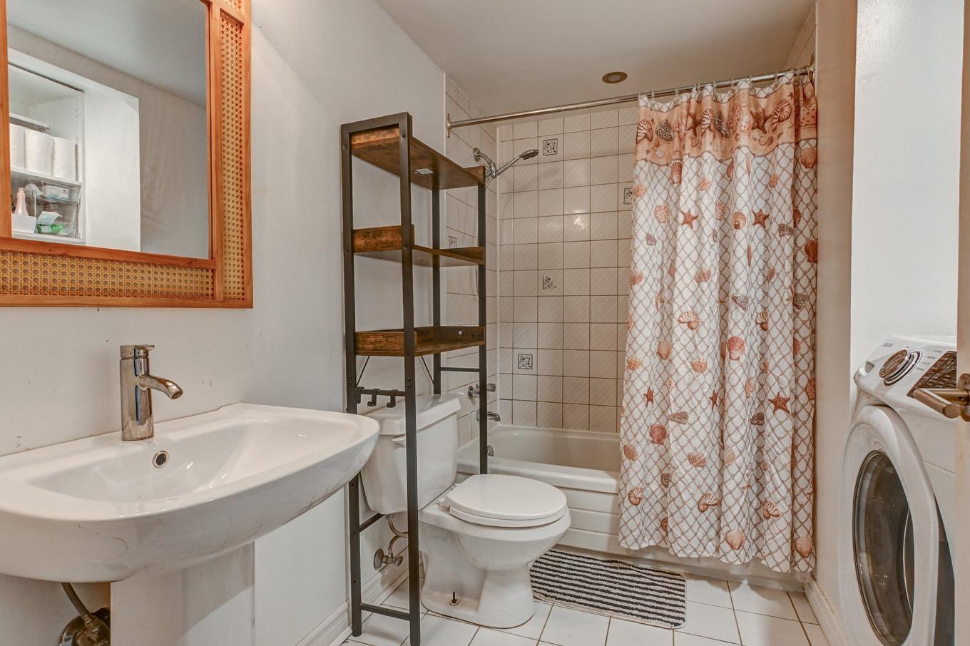 Bathroom - 409-9 Rue St-Léandre, Saint-Jérôme, QC - Indoor Photo Showing Bathroom