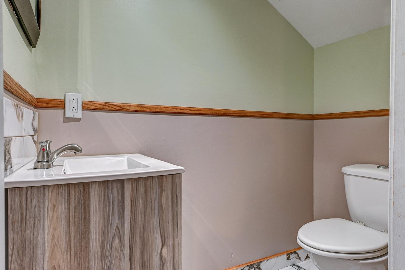 Powder room - 409-9 Rue St-Léandre, Saint-Jérôme, QC - Indoor Photo Showing Bathroom