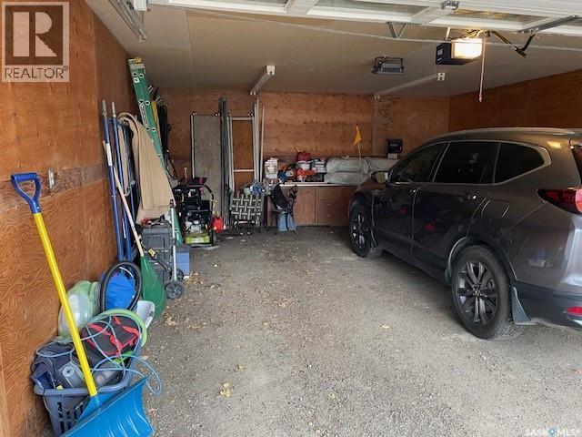 410 1St Street, Kipling, SK - Indoor Photo Showing Garage