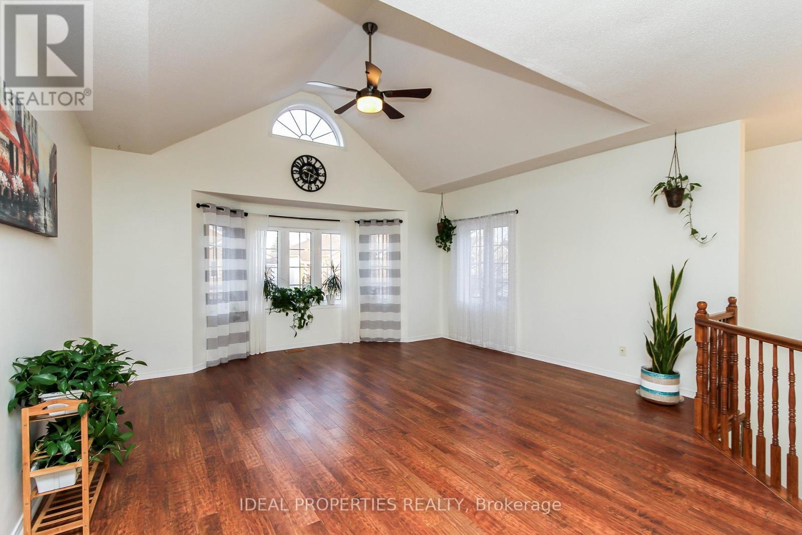 A - 19 Castle Glen Crescent, Ottawa, ON - Indoor Photo Showing Other Room