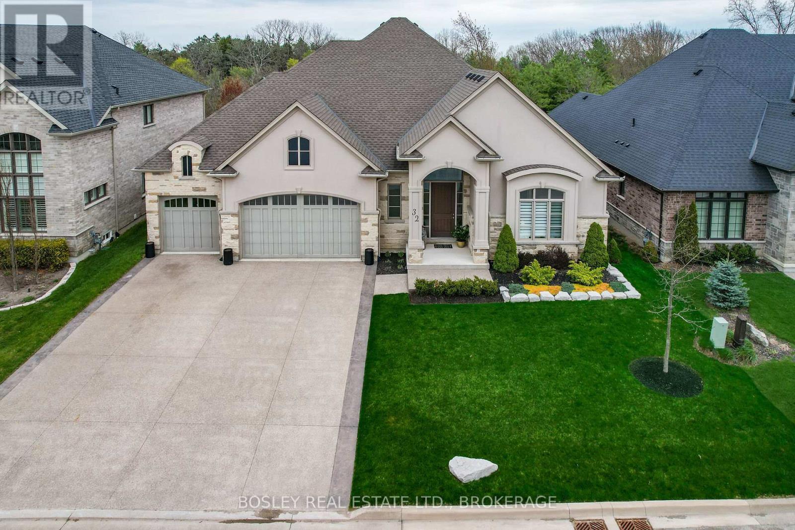 Welcome to 32 Philmori Blvd. Fonthill - 32 Philmori Boulevard, Pelham (Fonthill), ON - Outdoor With Facade