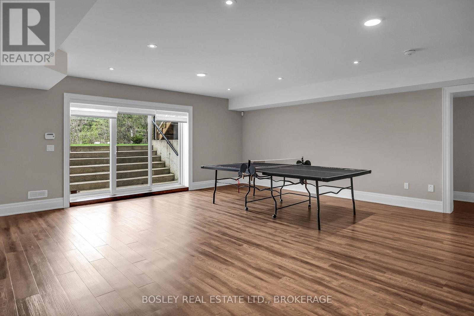 Walk out to backyard - 32 Philmori Boulevard, Pelham (Fonthill), ON - Indoor