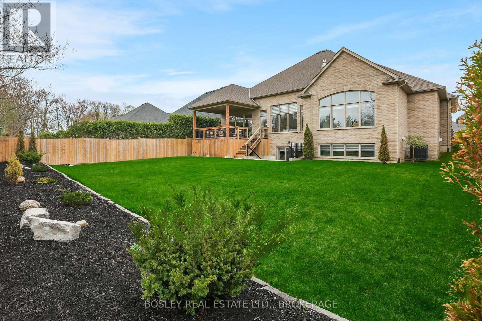 32 Philmori Boulevard, Pelham (Fonthill), ON - Outdoor