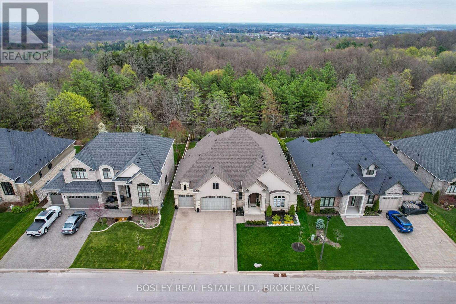 No rear neighbours! - 32 Philmori Boulevard, Pelham (Fonthill), ON - Outdoor With View