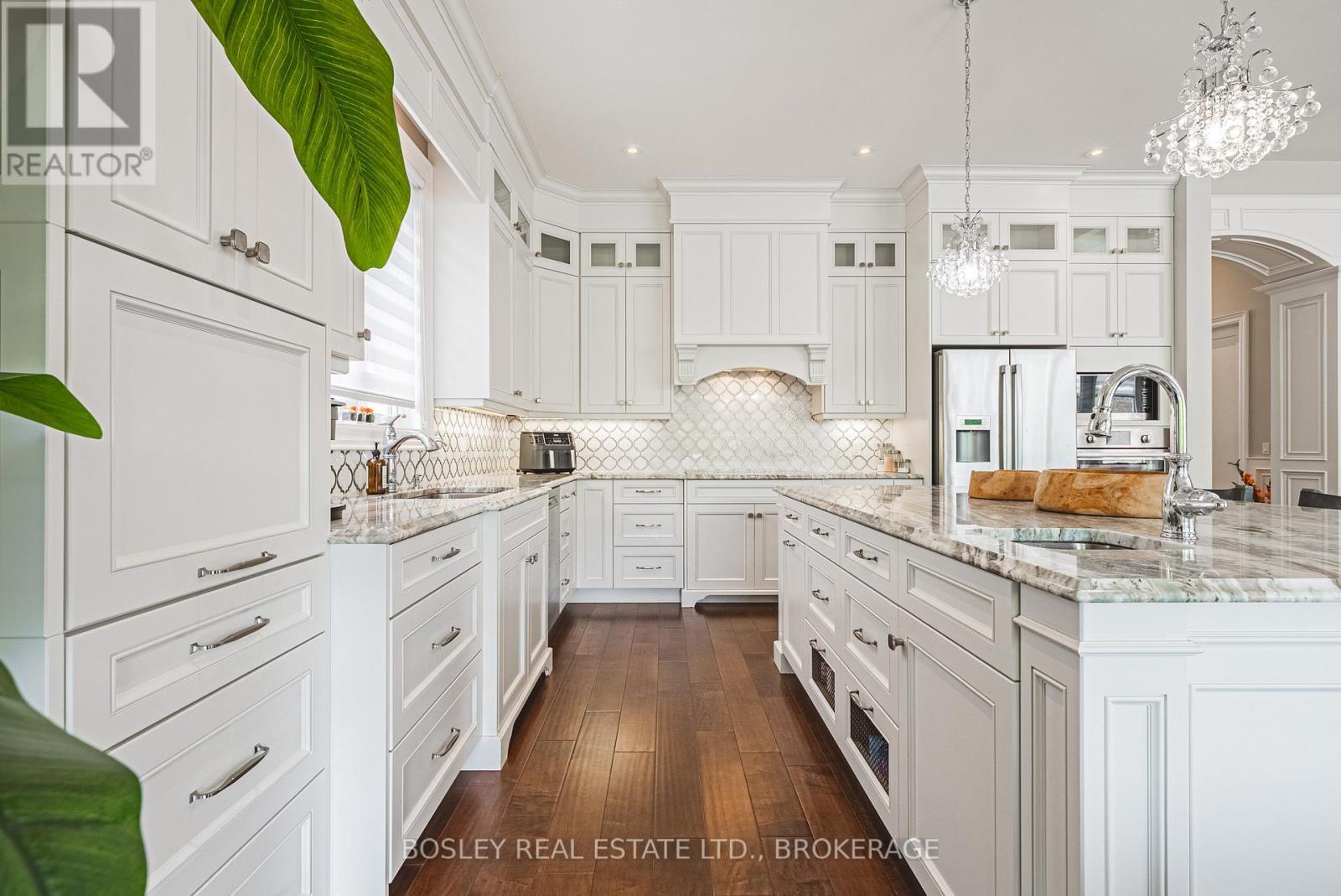 32 Philmori Boulevard, Pelham (Fonthill), ON - Indoor Photo Showing Kitchen With Upgraded Kitchen