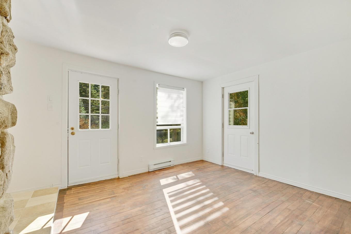 Salle de lavage - 305 Ch. Du Tour-Du-Lac, Sainte-Agathe-Des-Monts, QC - Indoor Photo Showing Other Room