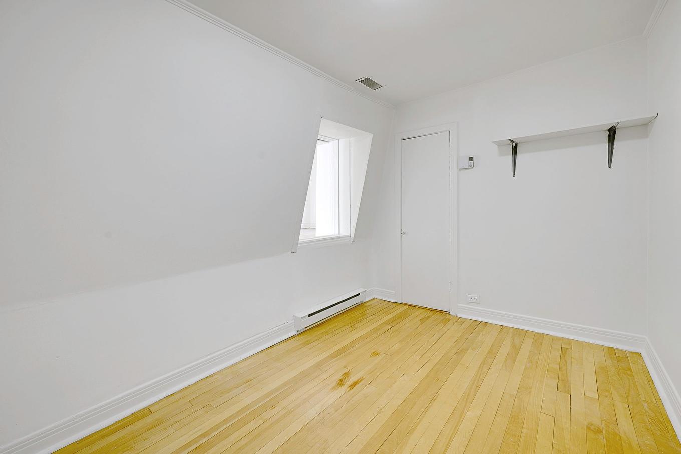 Bureau - 305 Ch. Du Tour-Du-Lac, Sainte-Agathe-Des-Monts, QC - Indoor Photo Showing Other Room