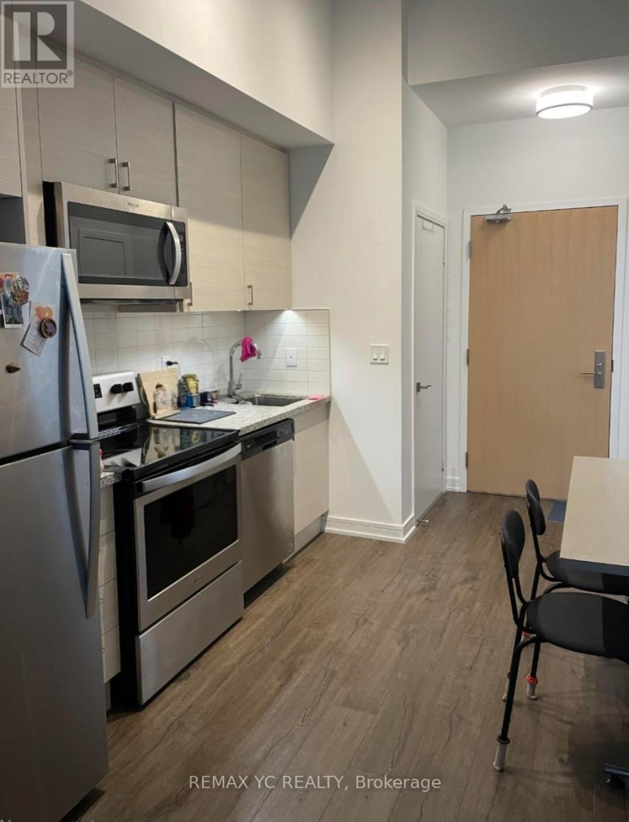 111 - 621 Sheppard Avenue E, Toronto, ON - Indoor Photo Showing Kitchen
