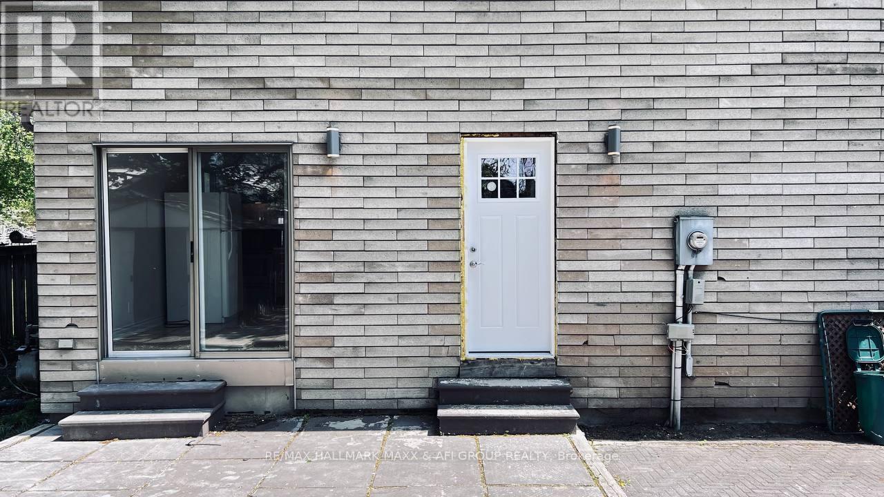 Unit A - 82 Sanford Street, Barrie, ON - Outdoor