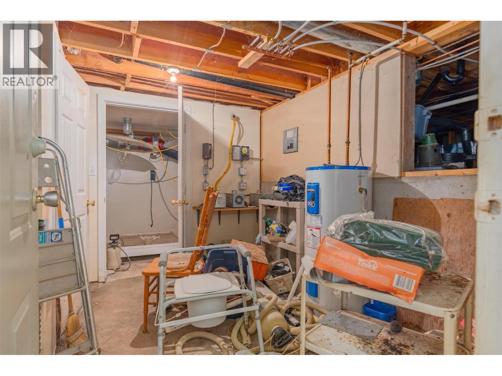 1976 Watson Lane, Fruitvale, BC - Indoor Photo Showing Basement