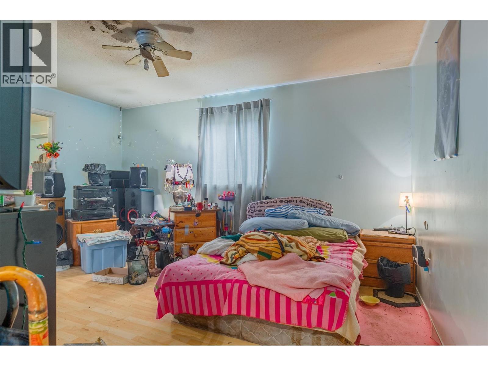 1976 Watson Lane, Fruitvale, BC - Indoor Photo Showing Bedroom