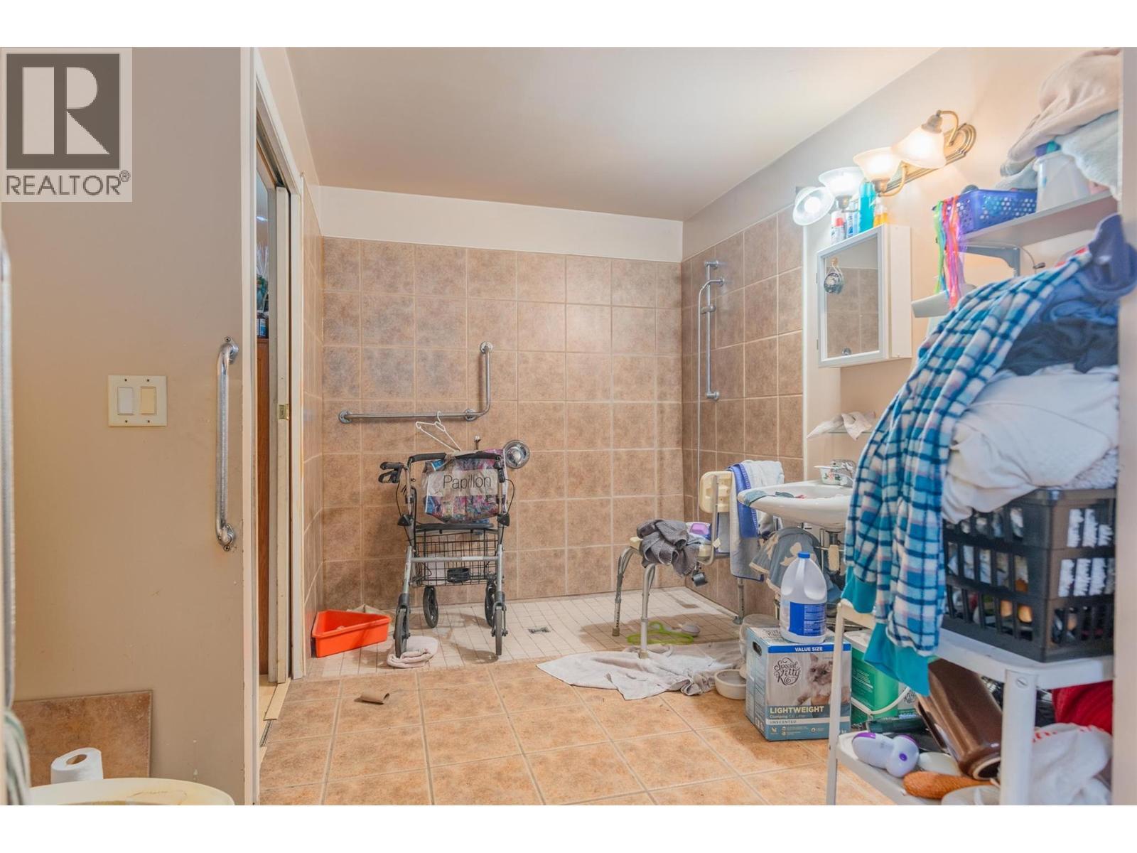 1976 Watson Lane, Fruitvale, BC - Indoor