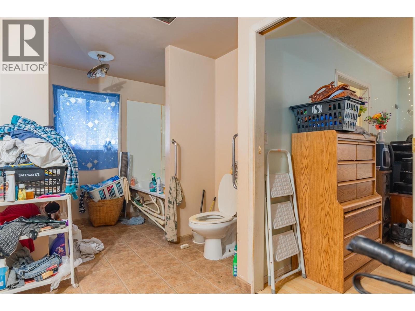 1976 Watson Lane, Fruitvale, BC - Indoor