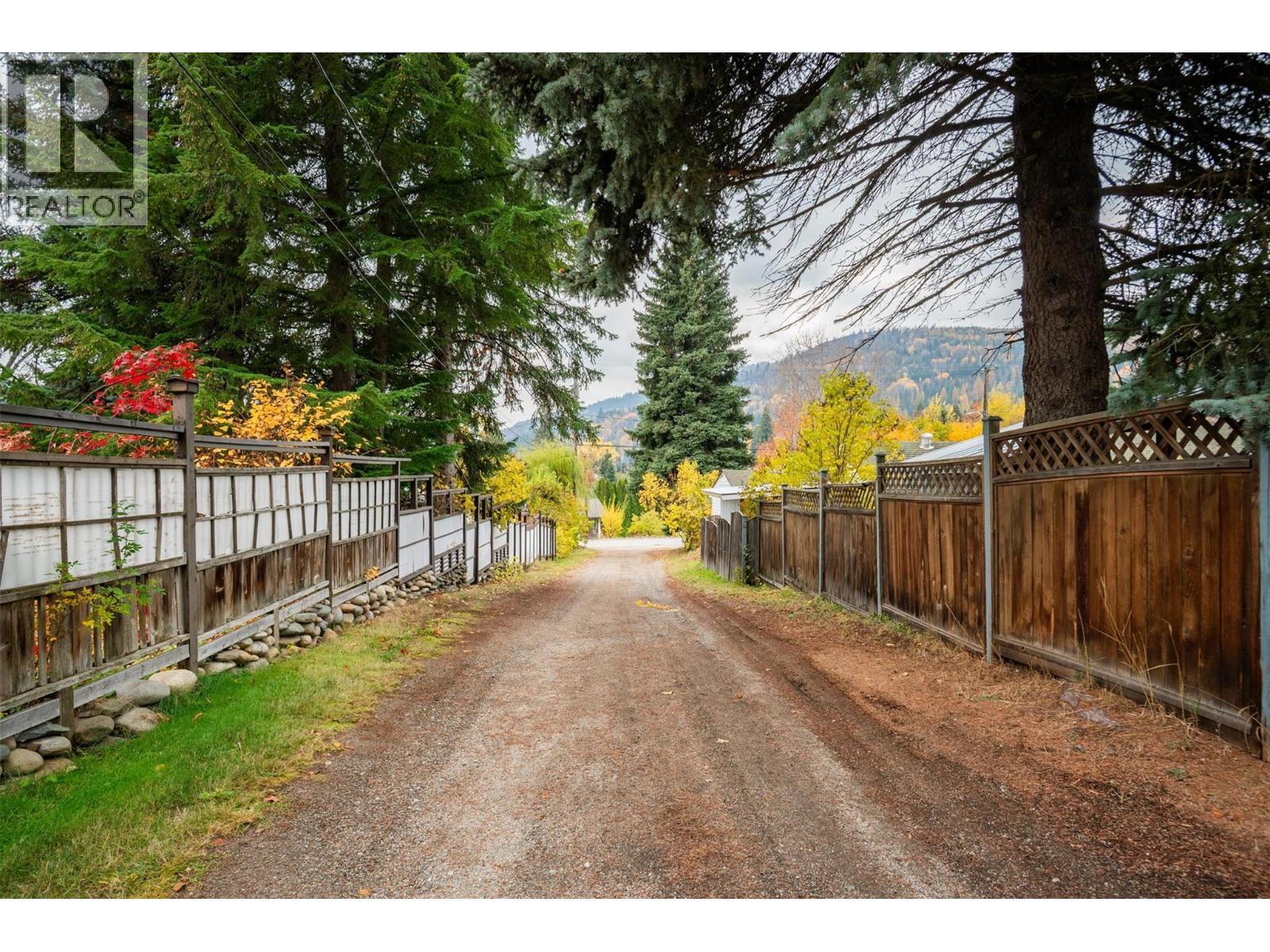 1976 Watson Lane, Fruitvale, BC - Outdoor