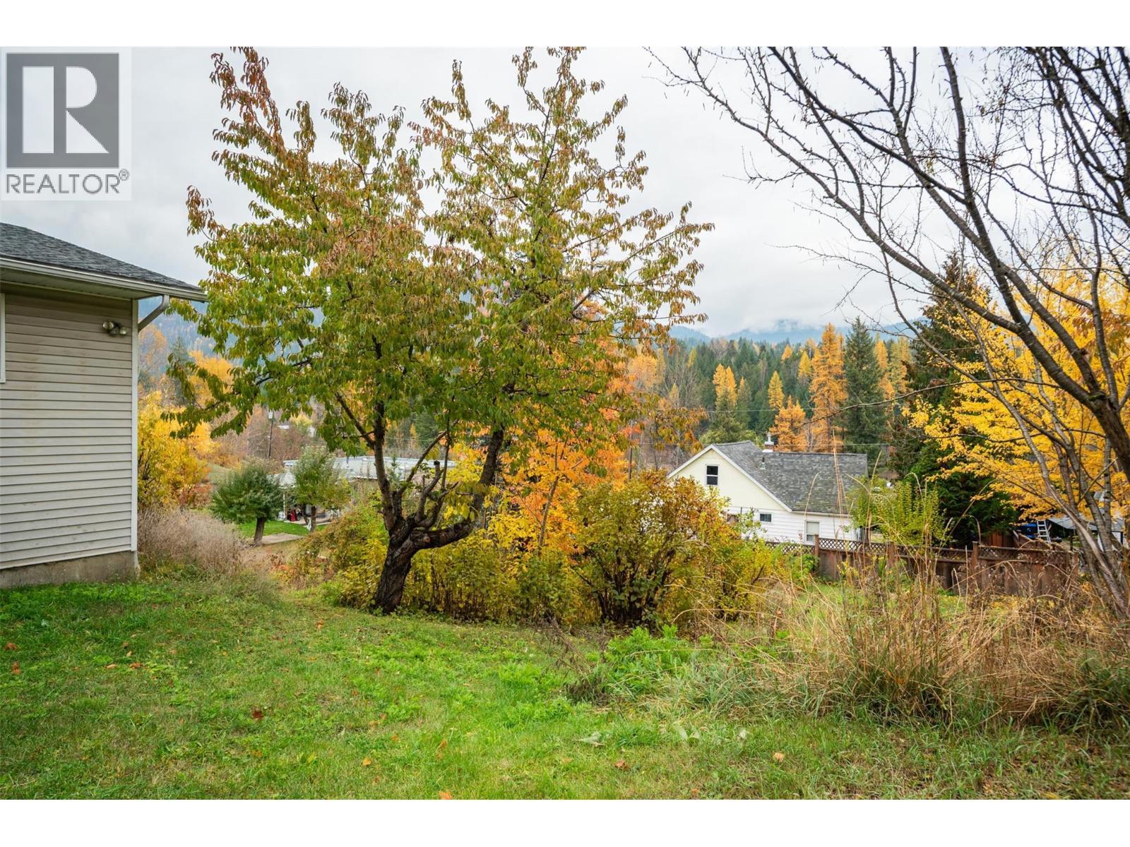 1976 Watson Lane, Fruitvale, BC - Outdoor