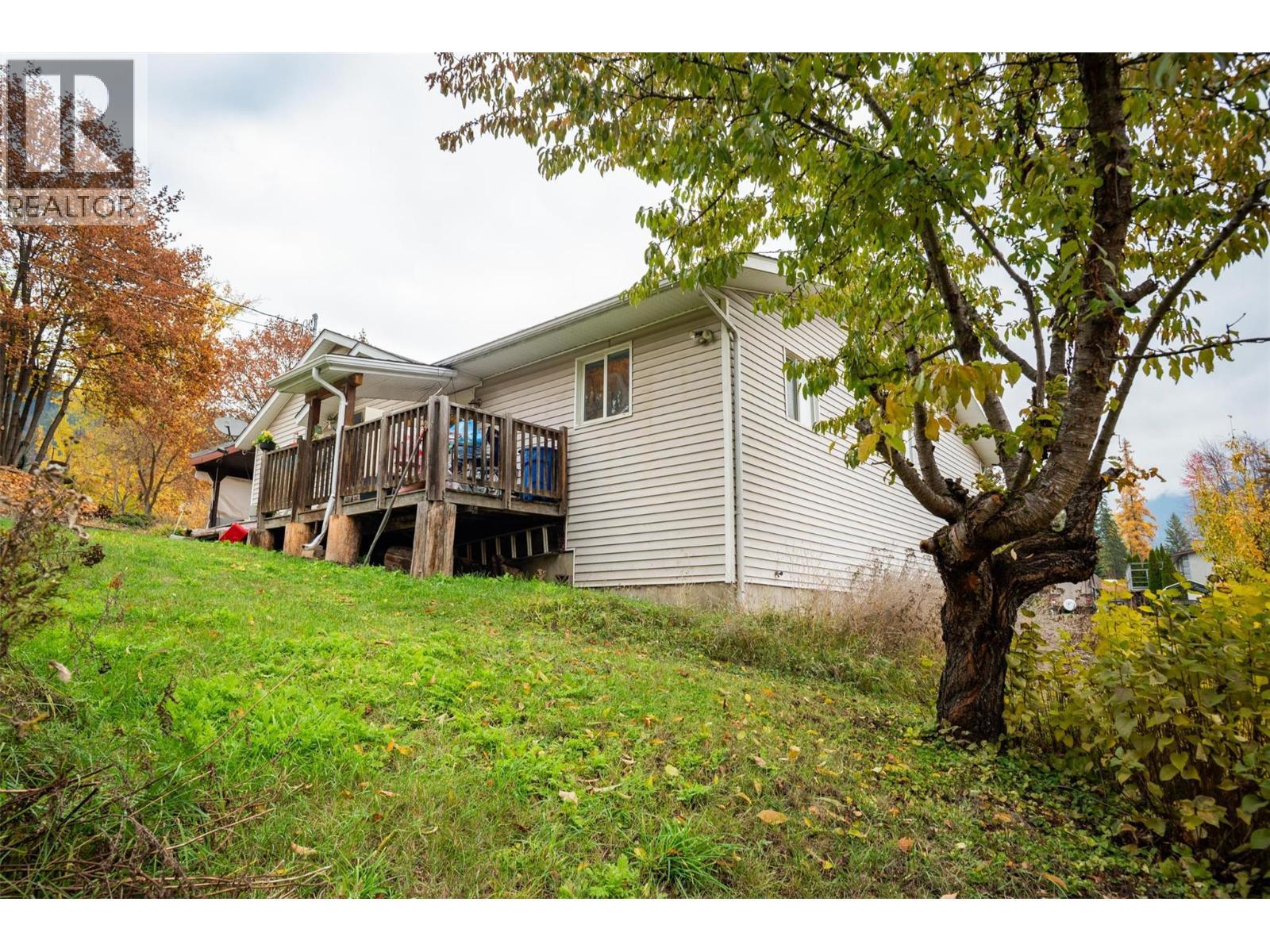 1976 Watson Lane, Fruitvale, BC - Outdoor