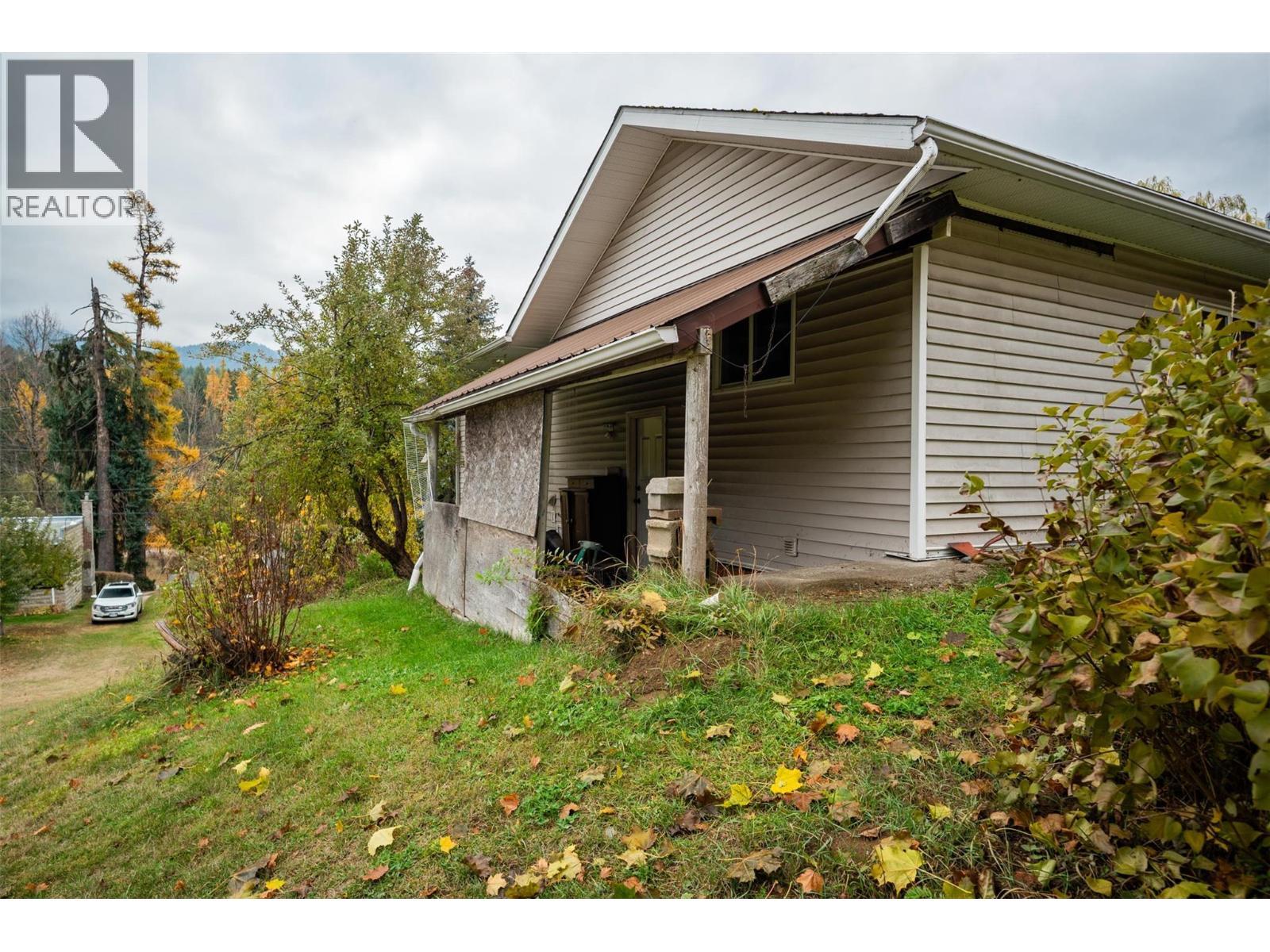 1976 Watson Lane, Fruitvale, BC - Outdoor