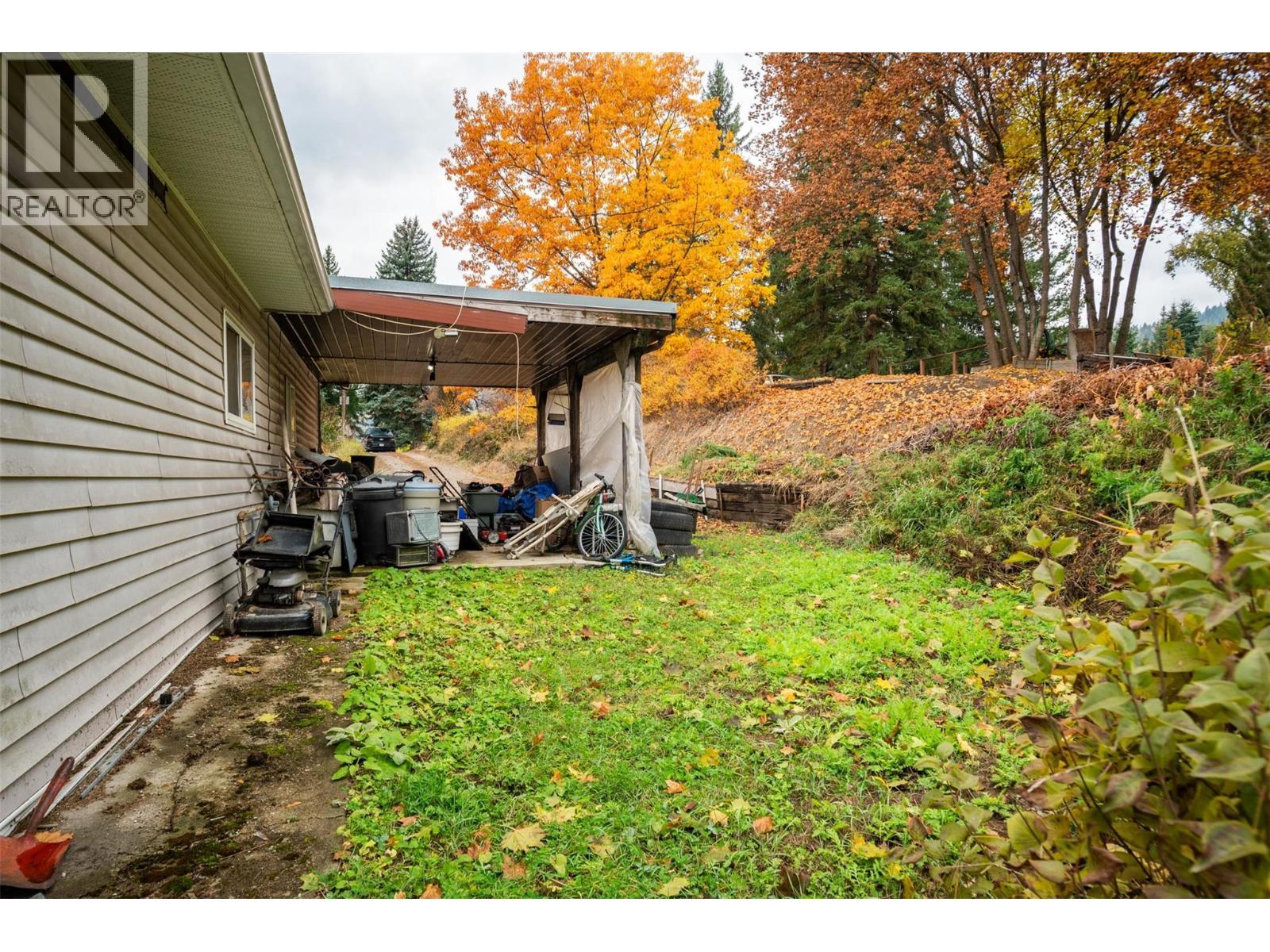 1976 Watson Lane, Fruitvale, BC - Outdoor