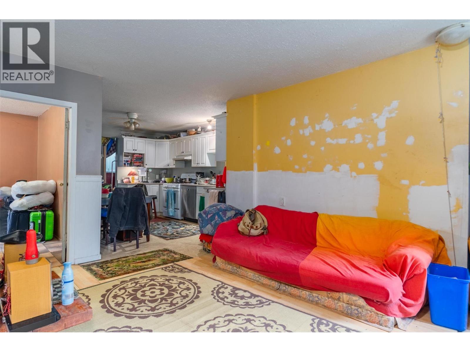 1976 Watson Lane, Fruitvale, BC - Indoor