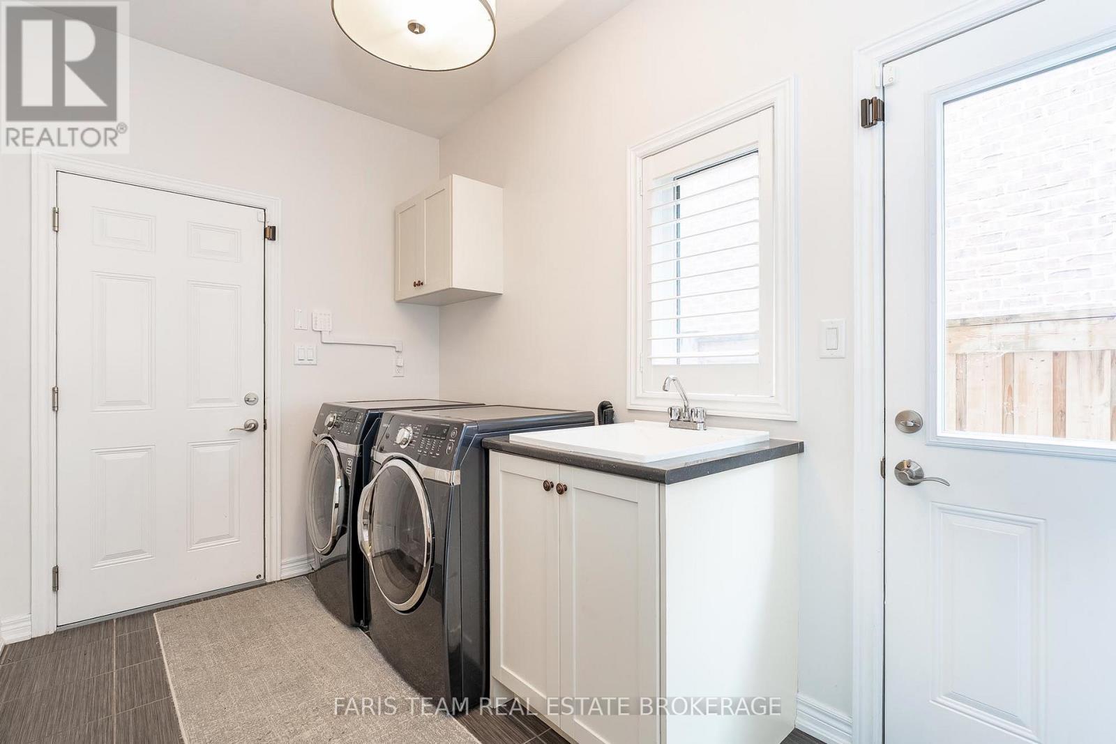 49 Wishing Well Crescent, Caledon, ON - Indoor Photo Showing Laundry Room