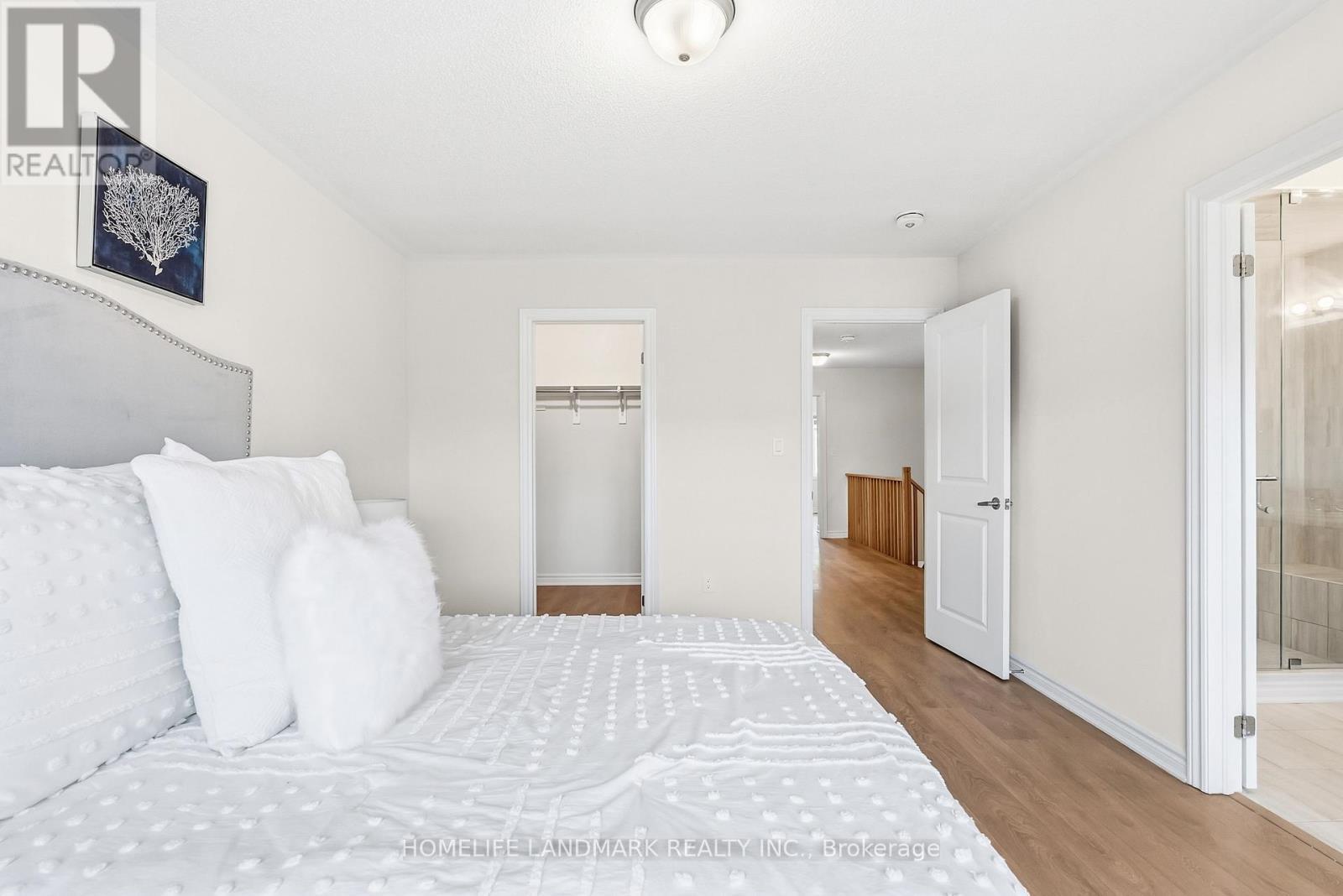 21 Sapphire Way, Thorold, ON - Indoor Photo Showing Bedroom