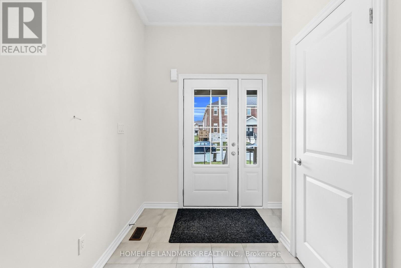 21 Sapphire Way, Thorold, ON - Indoor Photo Showing Other Room