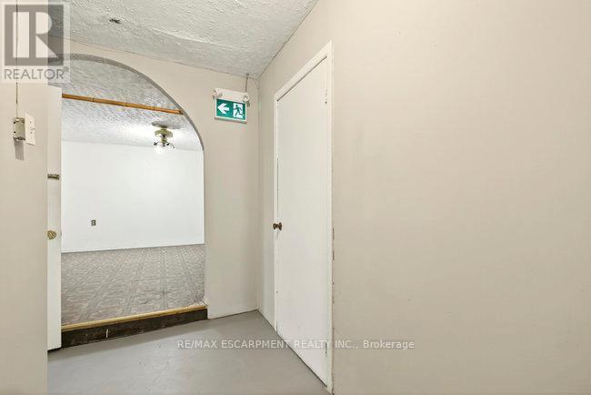 196 1/2 Kenilworth Avenue N, Hamilton, ON