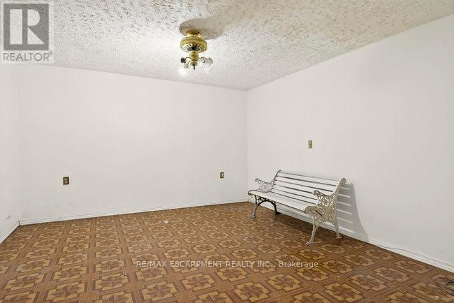 196 1/2 Kenilworth Avenue N, Hamilton, ON