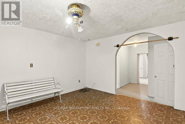 196 1/2 Kenilworth Avenue N, Hamilton, ON