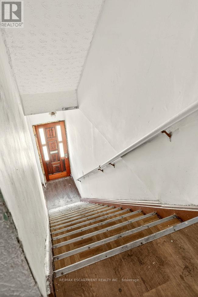 196 1/2 Kenilworth Avenue N, Hamilton, ON