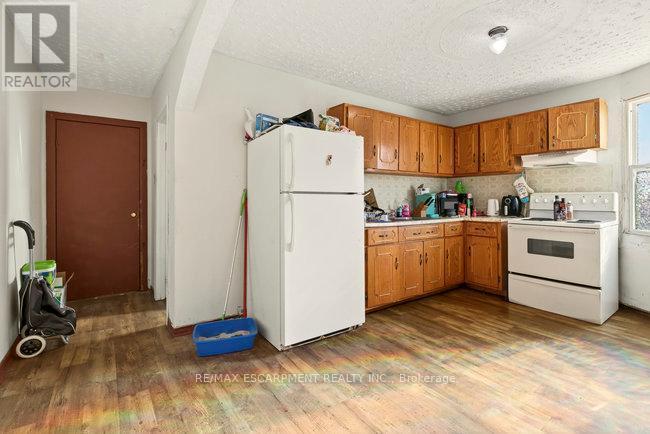 196 1/2 Kenilworth Avenue N, Hamilton, ON