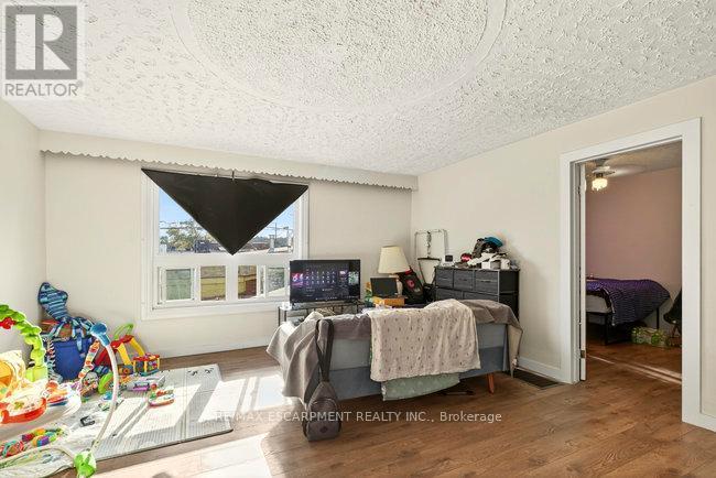 196 1/2 Kenilworth Avenue N, Hamilton, ON