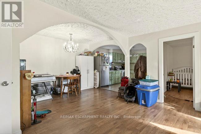 196 1/2 Kenilworth Avenue N, Hamilton, ON