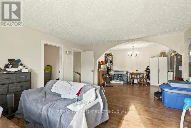 196 1/2 Kenilworth Avenue N, Hamilton, ON