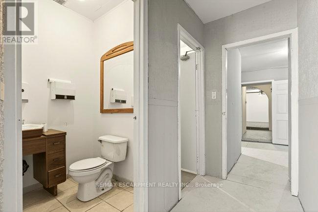 196 1/2 Kenilworth Avenue N, Hamilton, ON